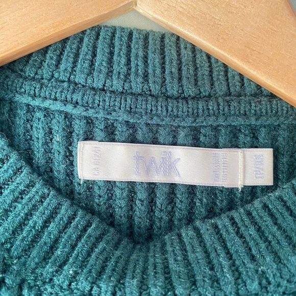 Sweater - Picture 2 of 3